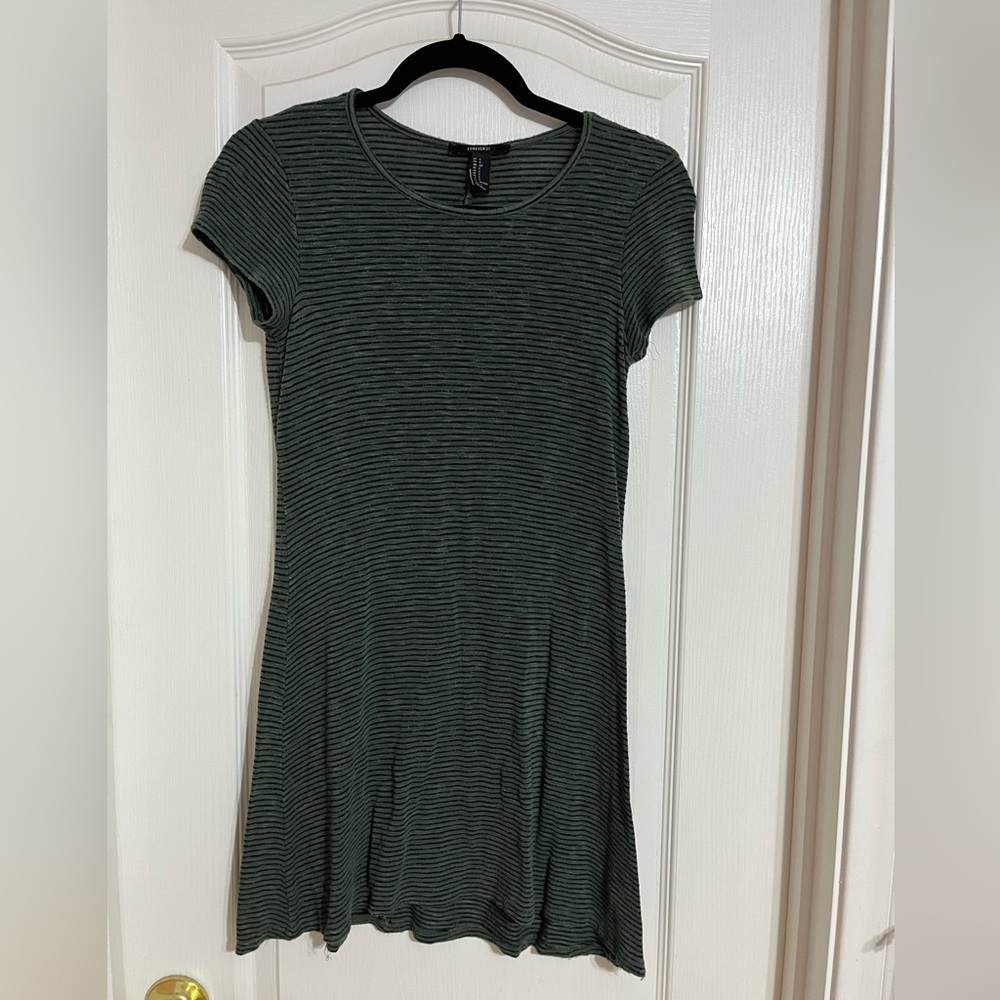 Green & Black stripped dress - Forever 21